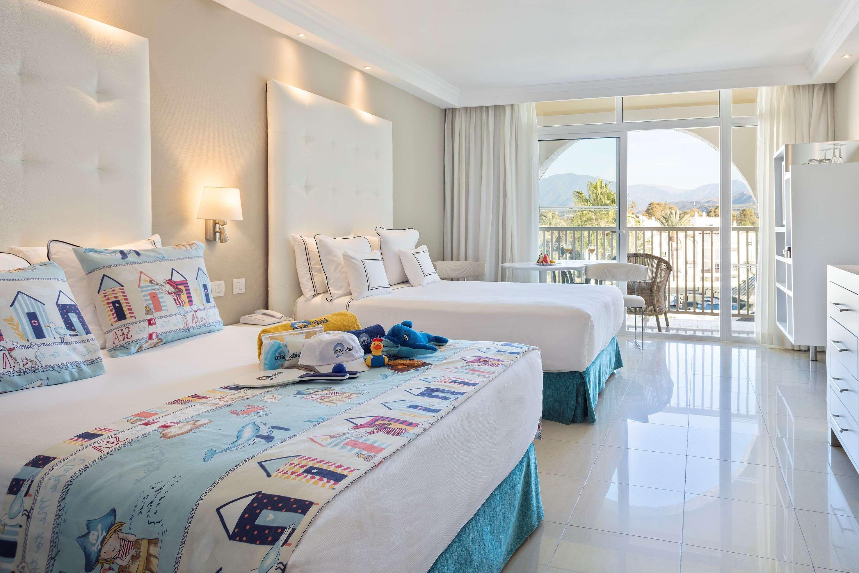 Me Marbella Hotel Exterior photo A room at the Iberostar Grand Hotel Bahia
