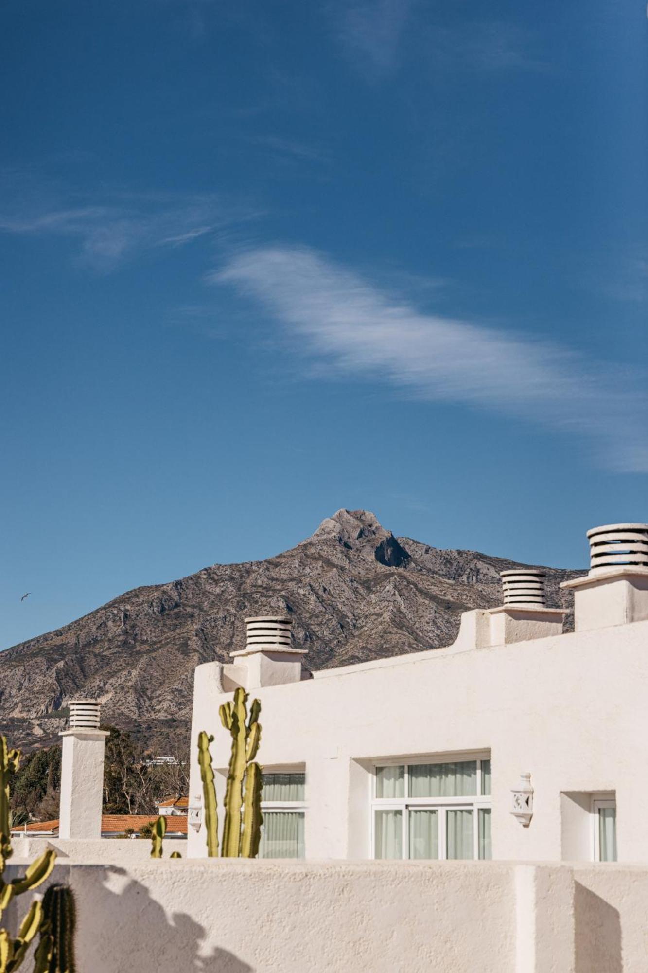 Me Marbella Hotel Exterior photo The summit of Mount Aire